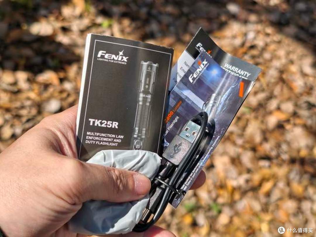 强光与多能兼具:Fenix TK25R手电