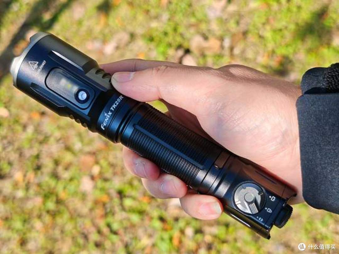 强光与多能兼具:Fenix TK25R手电