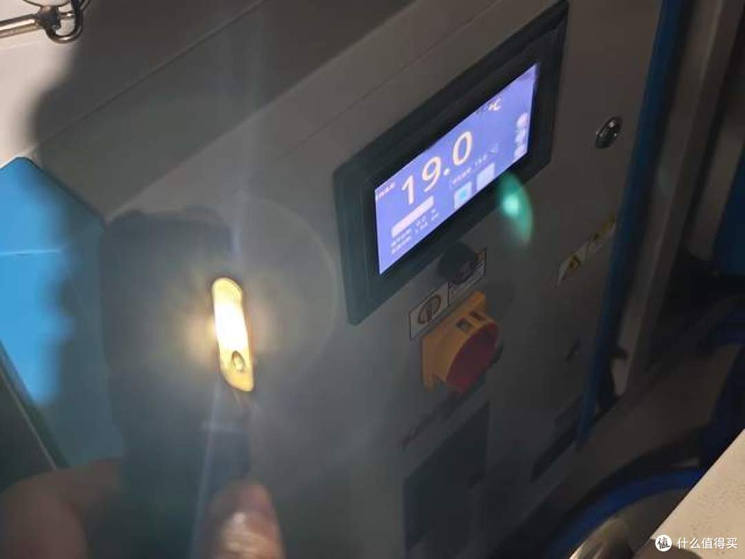 强光与多能兼具:Fenix TK25R手电