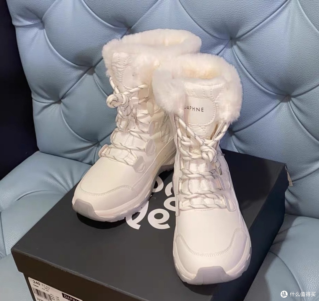 🌟 冰雪世界的“白月光”!达芙妮雪地靴