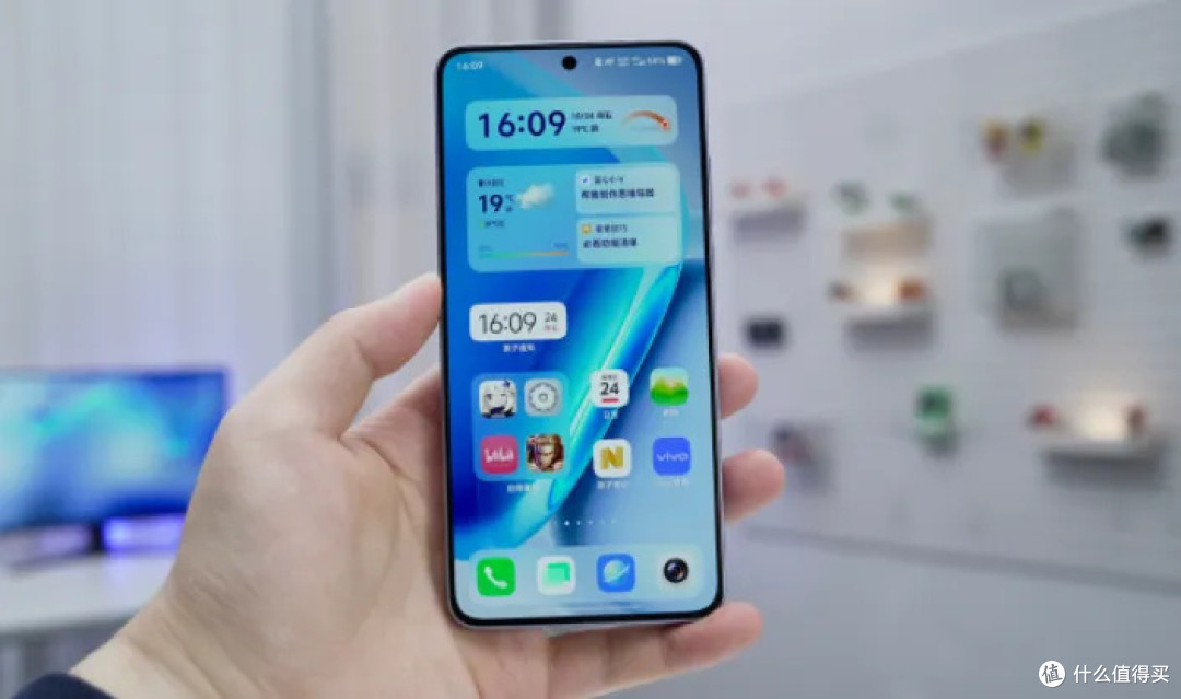 vivo更激进了，16GB+1TB+7500mAh，旗舰新机开始“变相降价”