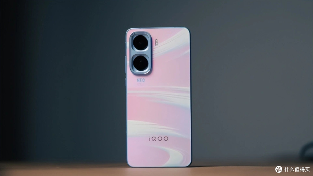 vivo更激进了，16GB+1TB+7500mAh，旗舰新机开始“变相降价”