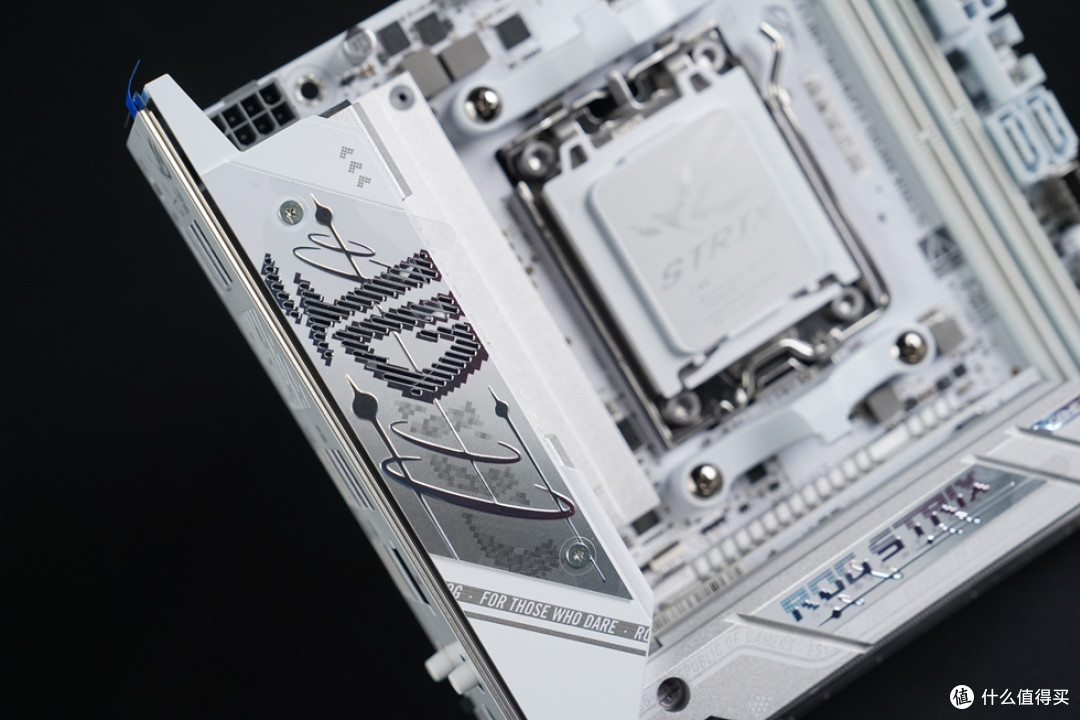 ROG STRIX B850-I GAMING WIFI7 W “迷你吹雪”开箱体验!