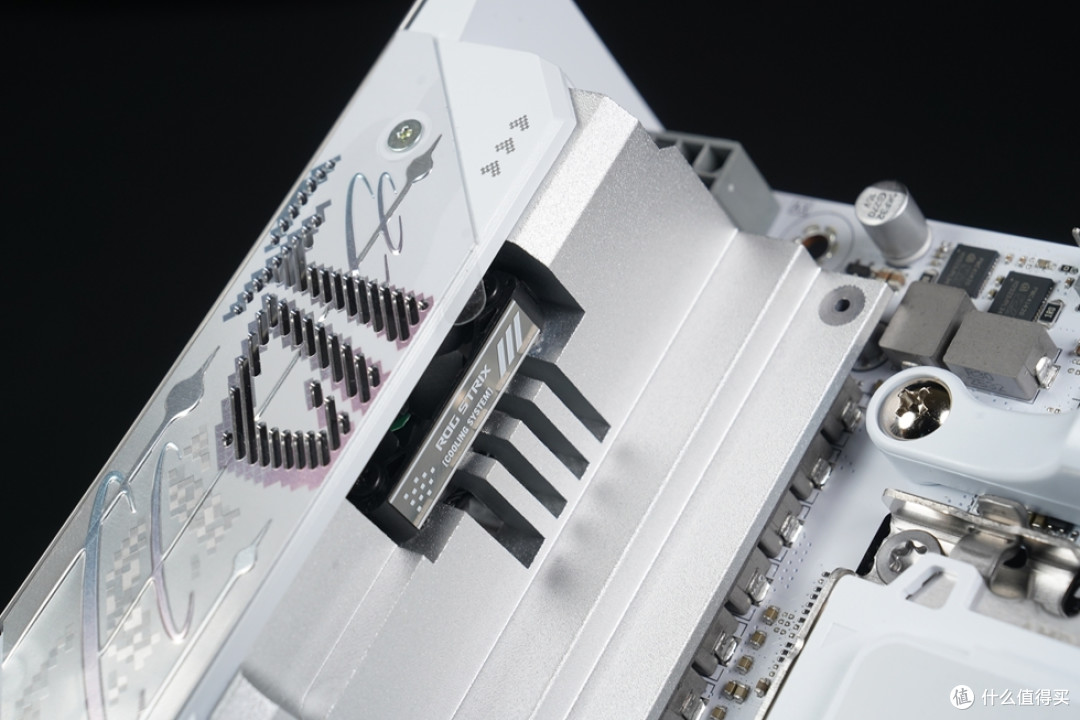ROG STRIX B850-I GAMING WIFI7 W “迷你吹雪”开箱体验!