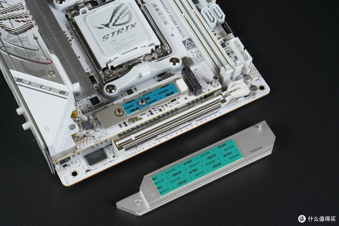 ROG STRIX B850-I GAMING WIFI7 W “迷你吹雪”开箱体验!