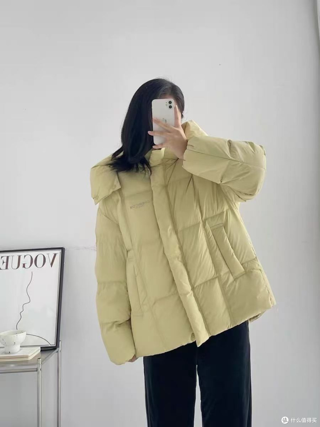 短款连帽羽绒服,直接把 “保暖 + 显高” 焊死在身上!