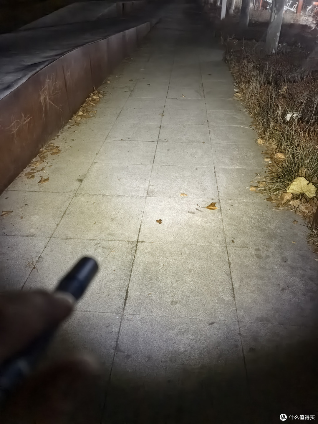 商务又战术——纳丽德TA22手电测评