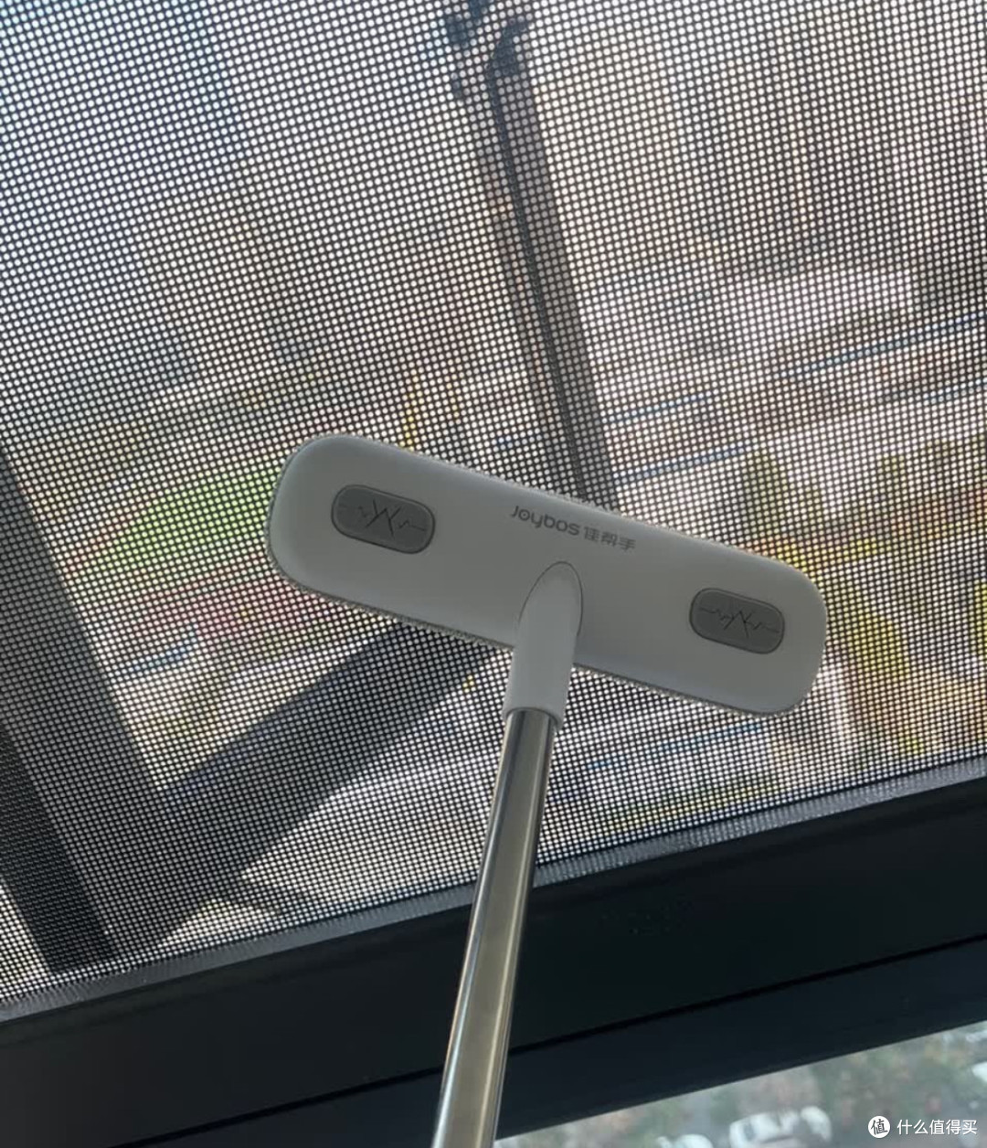 10块钱的清洁神器!这把刷子让我再也不想拆纱窗了
