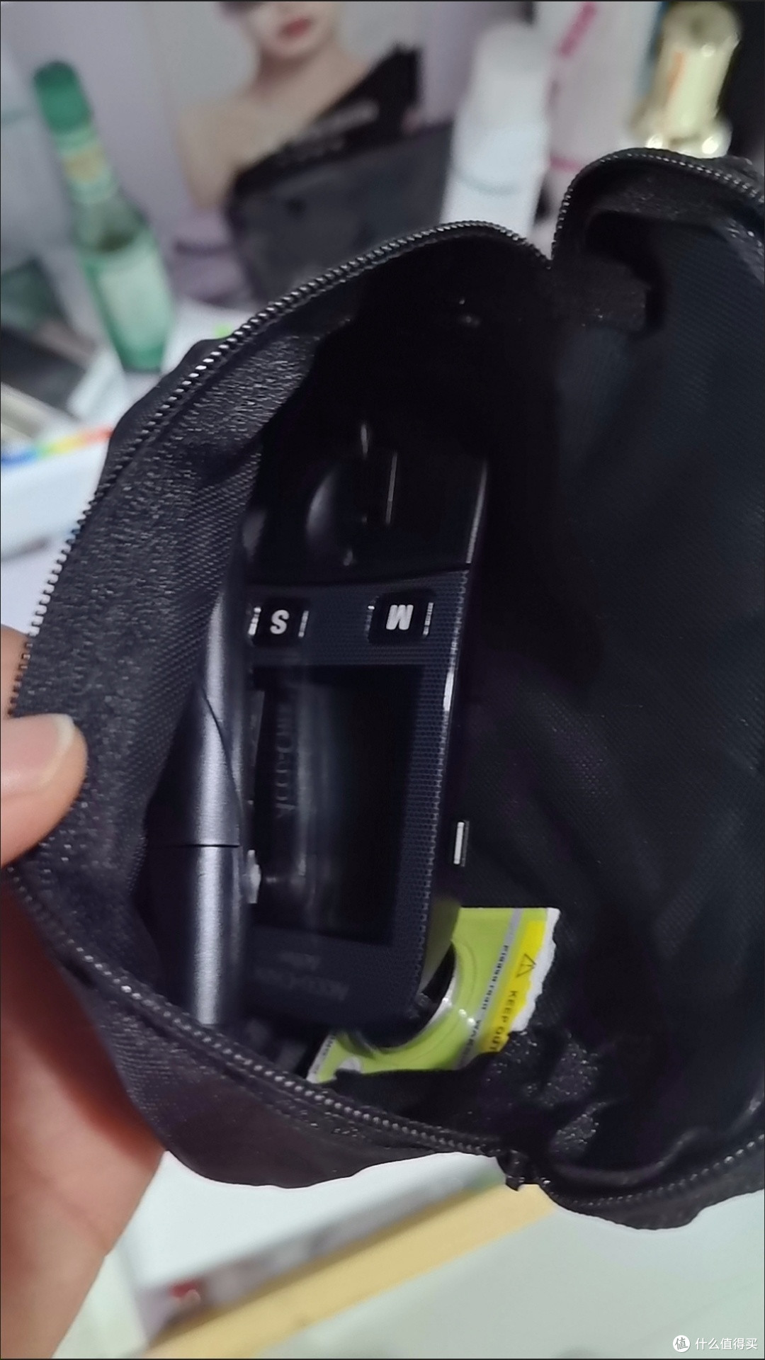 罗康全卓越型血糖仪,设计符合人体工学操作简便