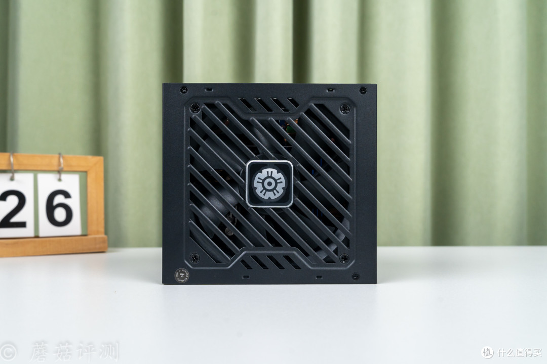 空间巨大,散热优秀,微星X870E暗黑主板搭配乔思伯TK4机箱 装机
