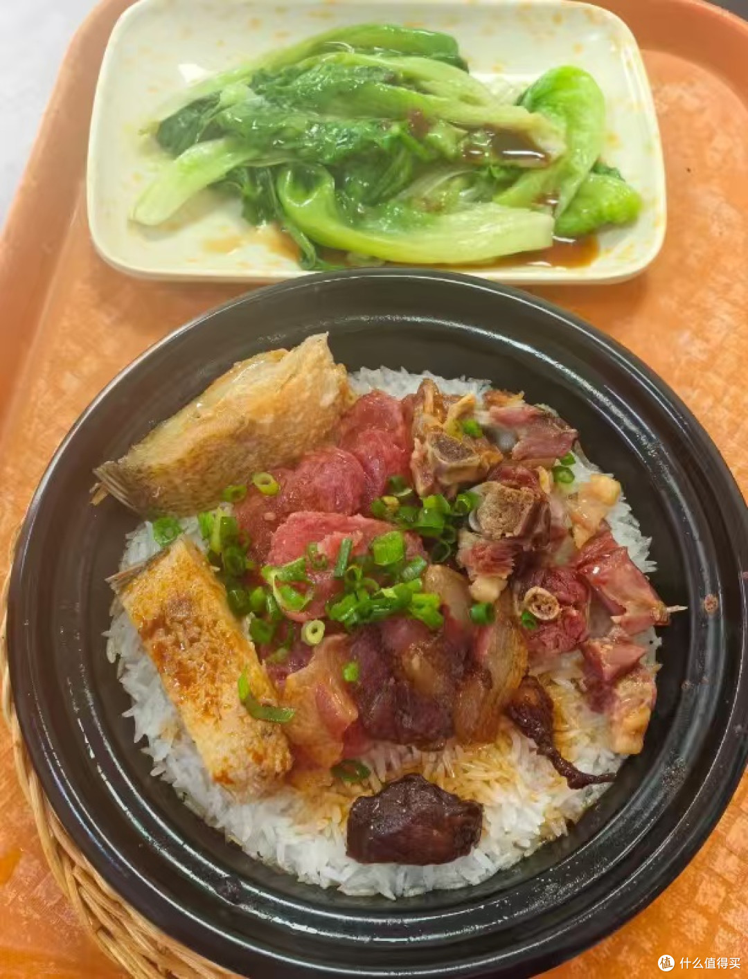 冬日美食：腊味煲仔饭