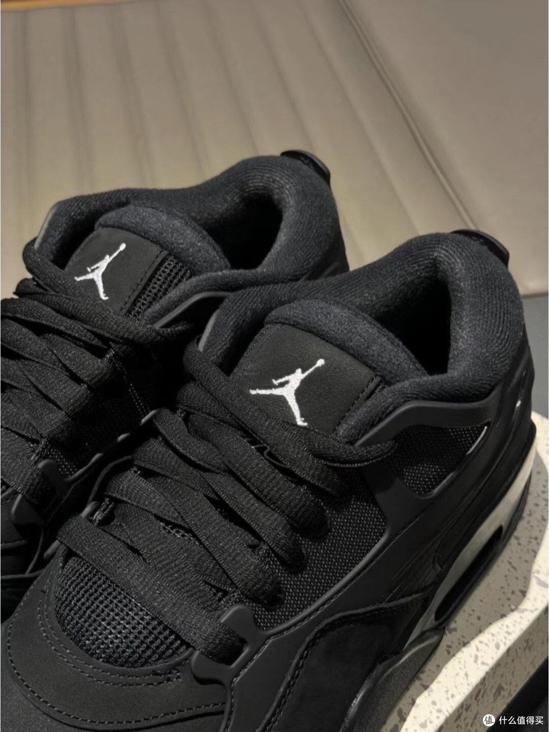 秋冬炸街王!AJ4黑武士 百搭又耐穿的宝藏球鞋