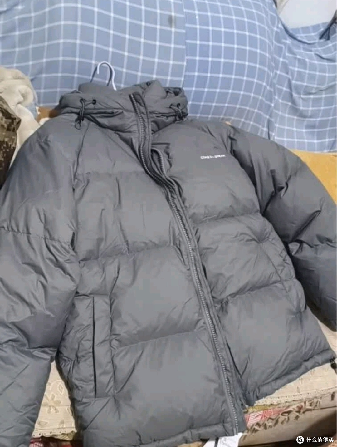 雪中飞25年秋冬新款羽绒服男女短款连帽时尚面包服90绒拼色加厚保