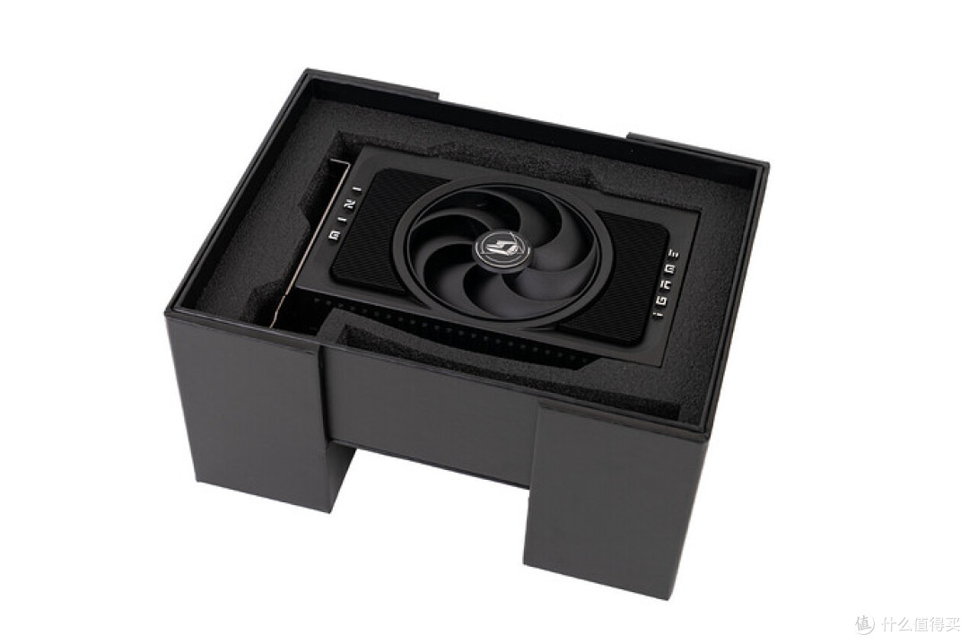 ITX 装机新标杆,iGame GeForce RTX 5060 Ti Mini OC 16GB 开箱