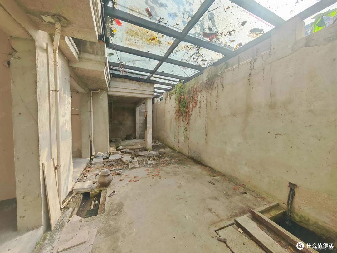 不听劝买了“一楼带地下室”,刚住了半年就想搬家,肠子都悔青了