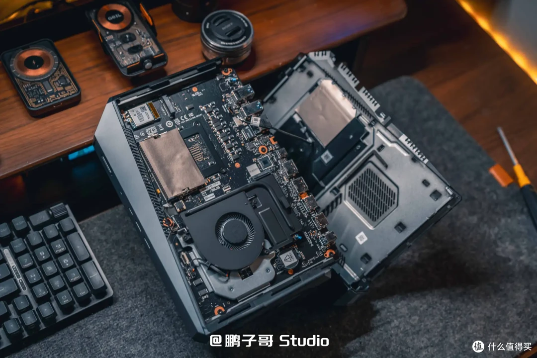 存储涨价潮中的性能甜点|ROG 魔霸9 Mini,R9+RTX5070平替台式机