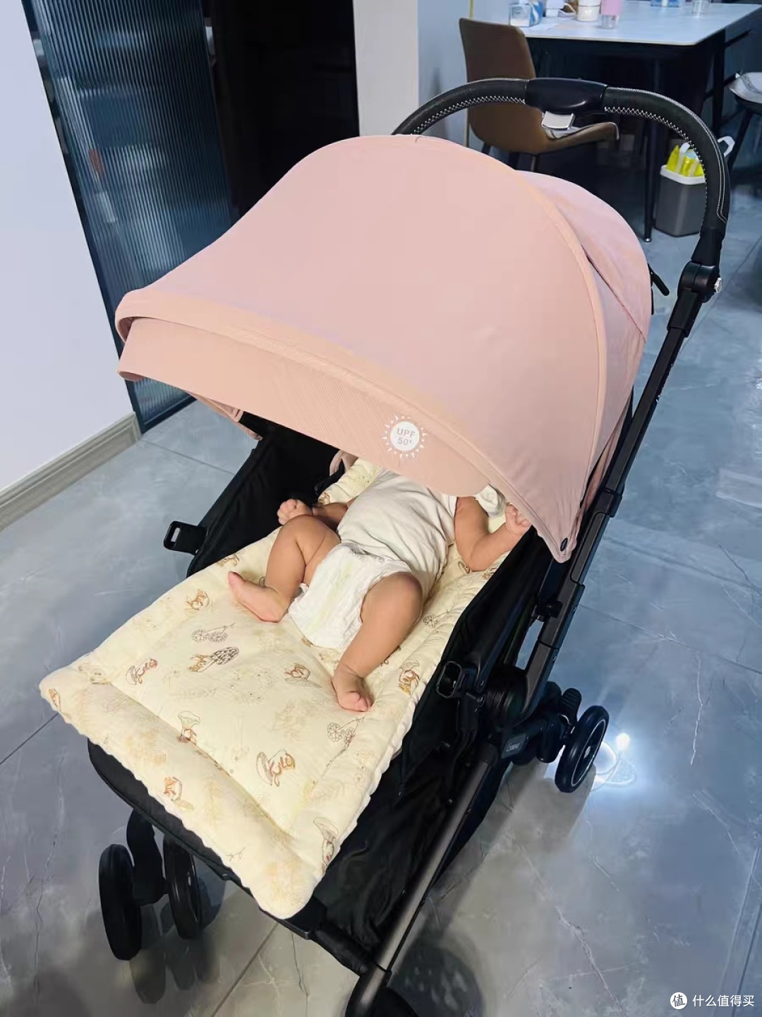 爱贝丽MAX6婴儿车轻便设计