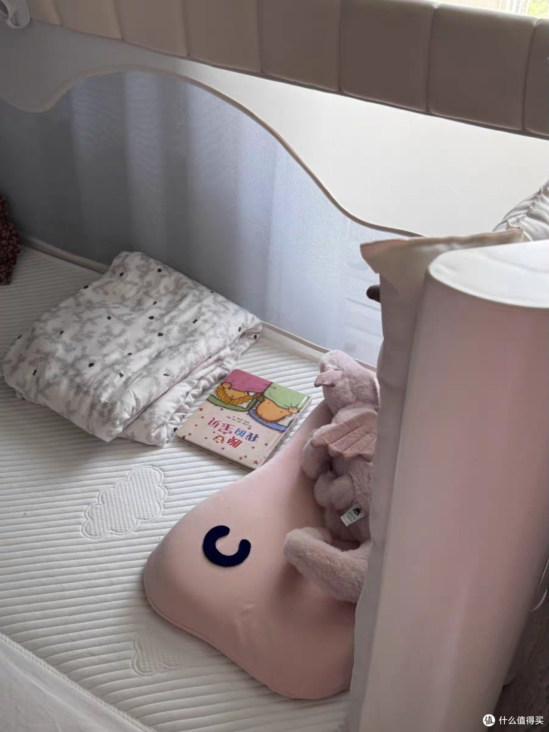 婴儿床边加宽设计可升降
