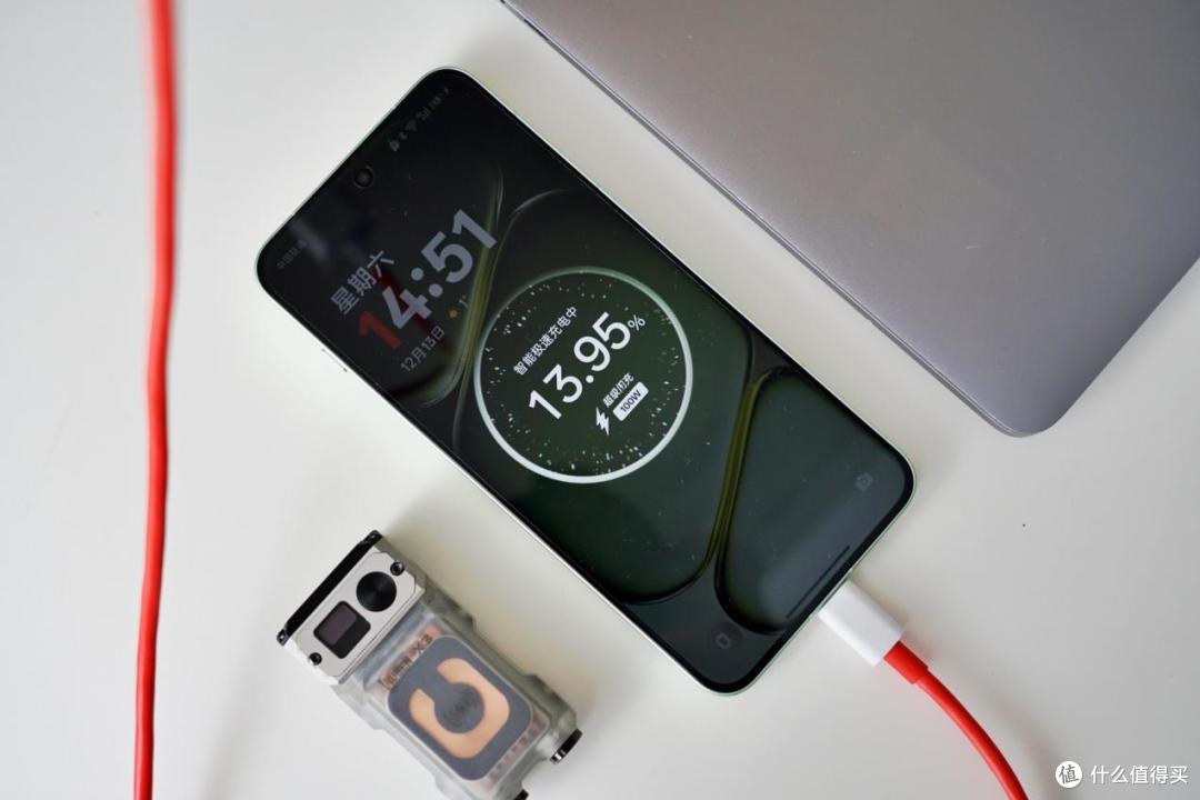 性能旗舰续航无忧，手感很好：一加Ace 6T 16GB+1TB深度测评体验