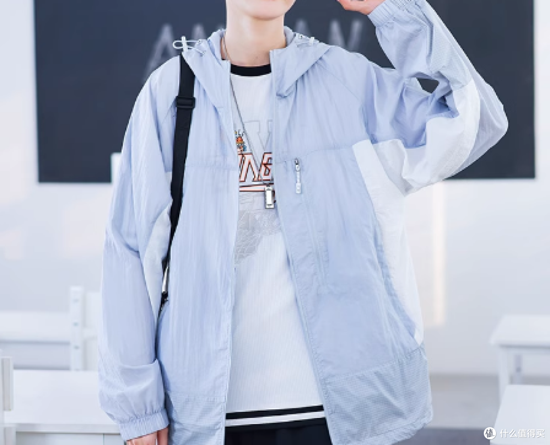 防晒服怎么选？十大公认最好的防晒衣测评，微胖也能轻松驾驭！
