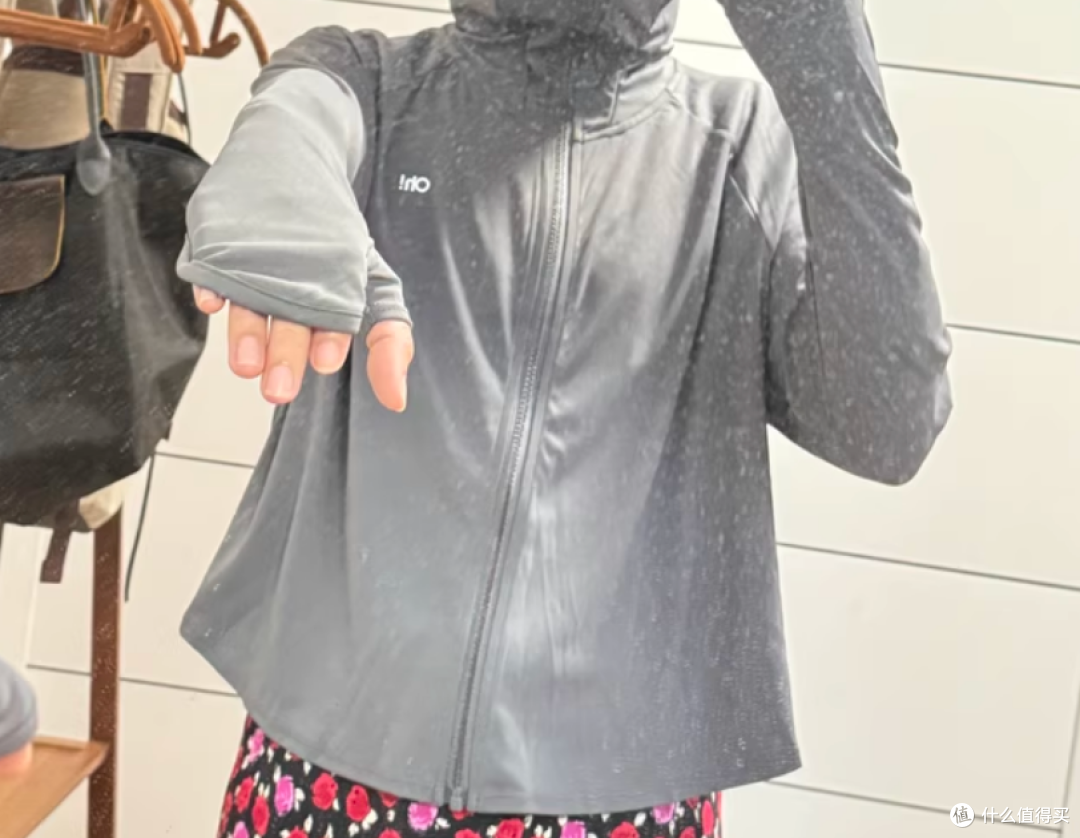 防晒服怎么选？十大公认最好的防晒衣测评，微胖也能轻松驾驭！