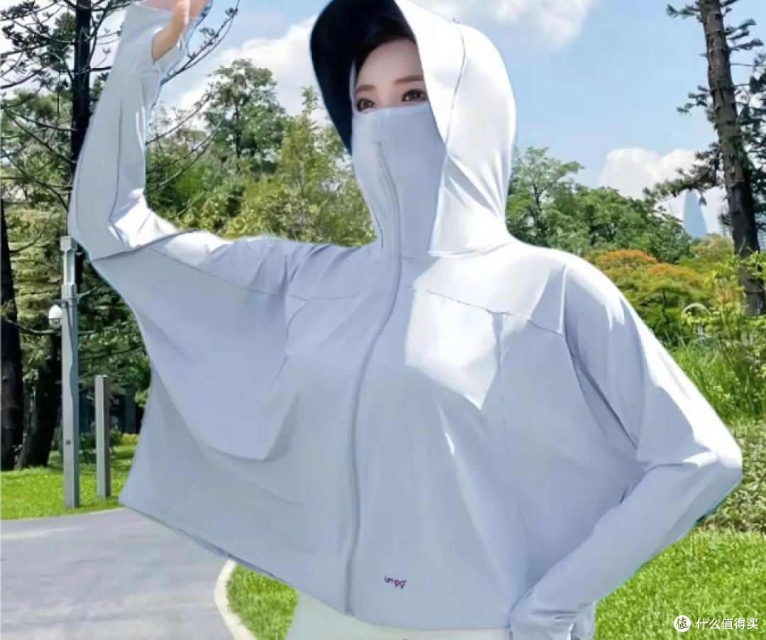 防晒服怎么选？十大公认最好的防晒衣测评，微胖也能轻松驾驭！
