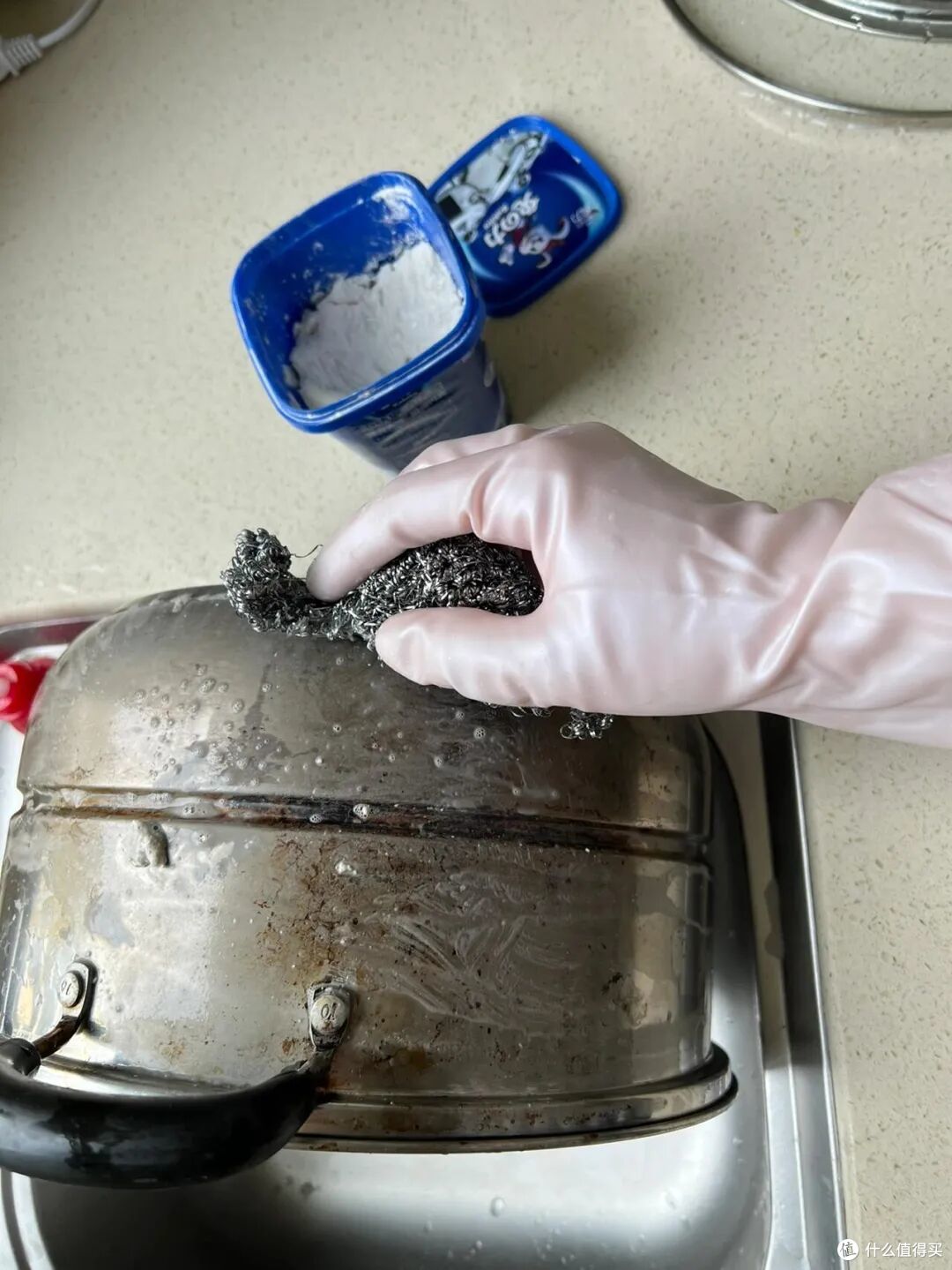 “邪修大法”做家务就是快!一分钱不花,家里就窗明几净