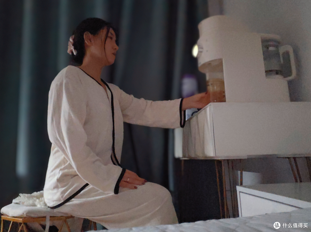敏宝喂养救赎!KIWY泡奶机升降接粉 + 克级称重,老人带娃也不怕