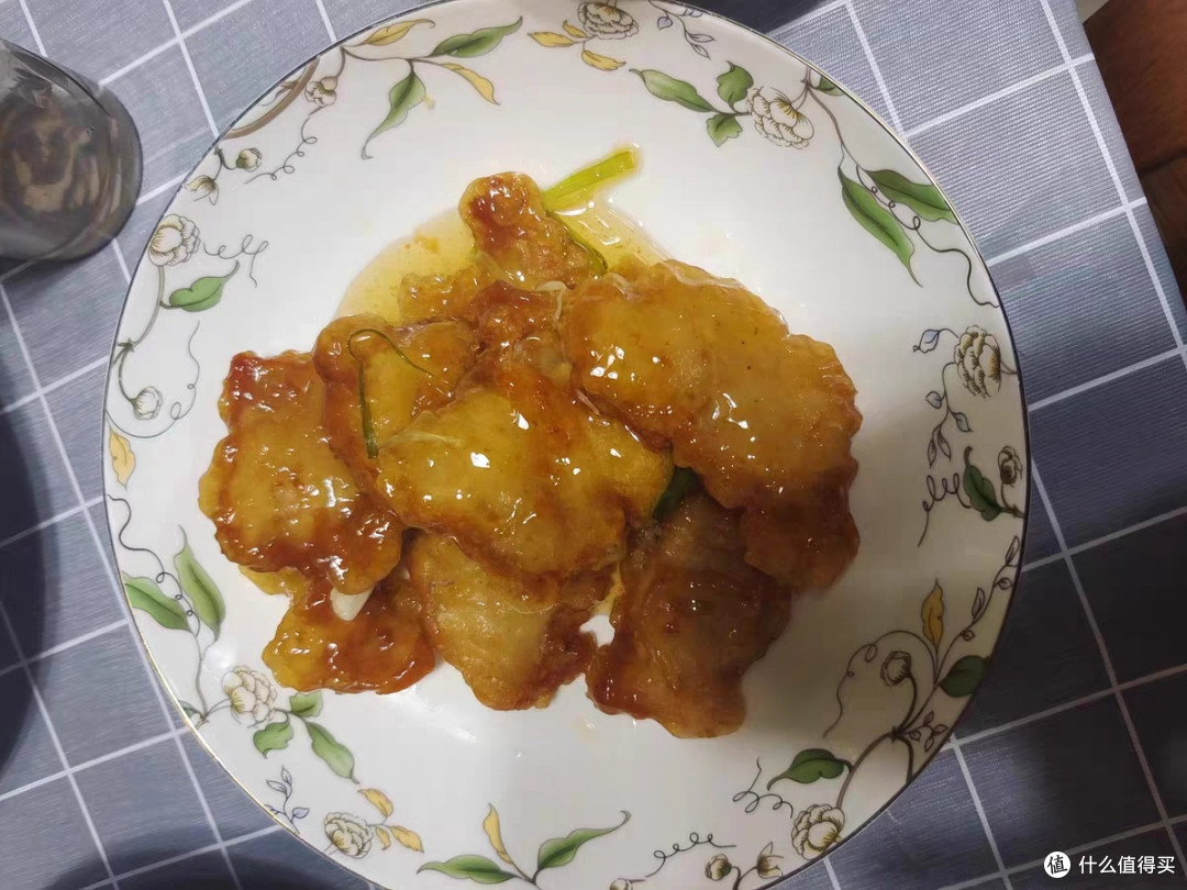 雪道上的狂欢与舌尖上的酸甜:我的东北滑雪美食奇遇