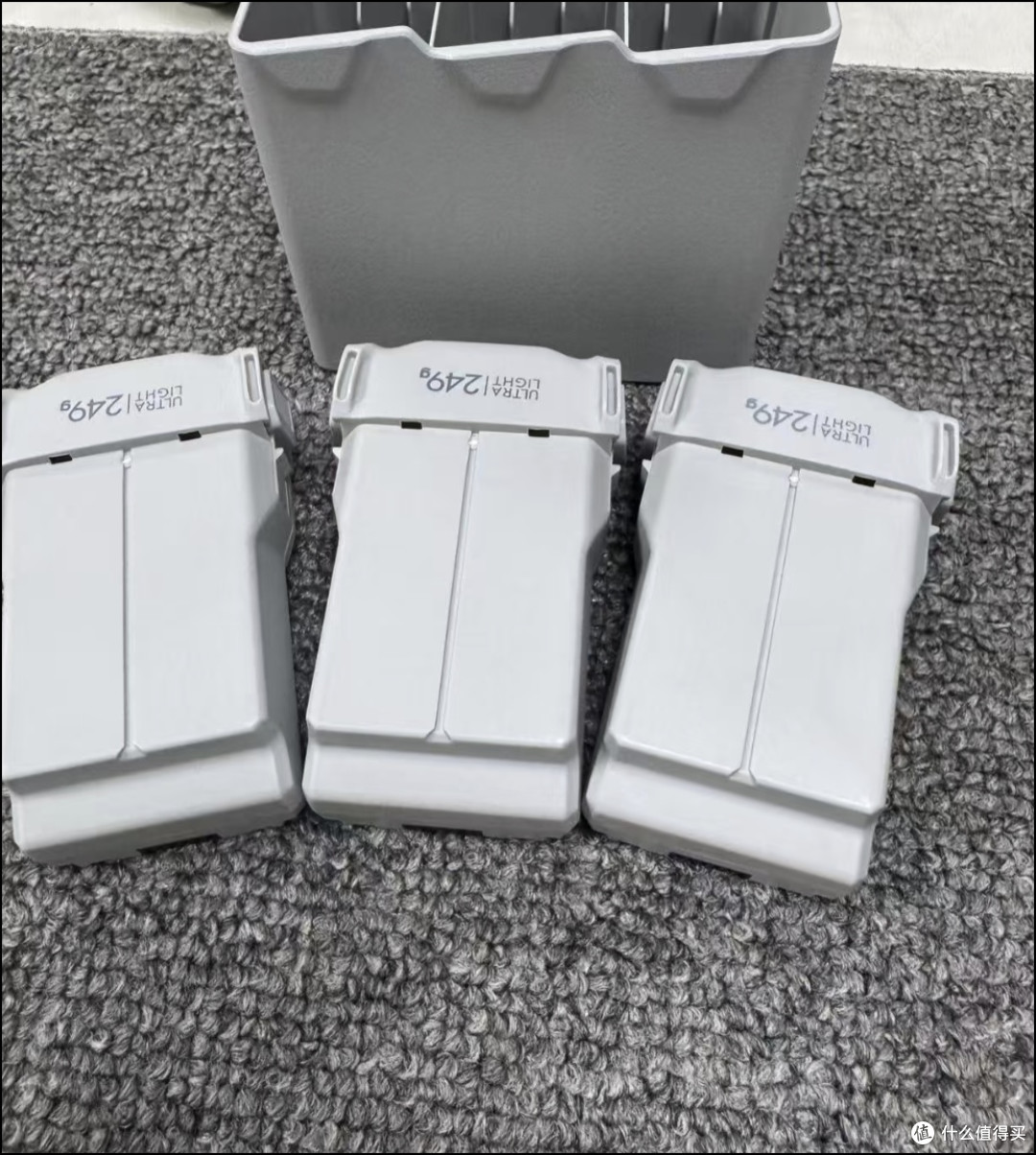 Mini 3 Pro:249g轻巧设计