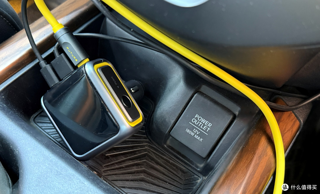 别羡慕电动汽车!用奥海智能车充,旧车也可直接给笔记本电脑充电