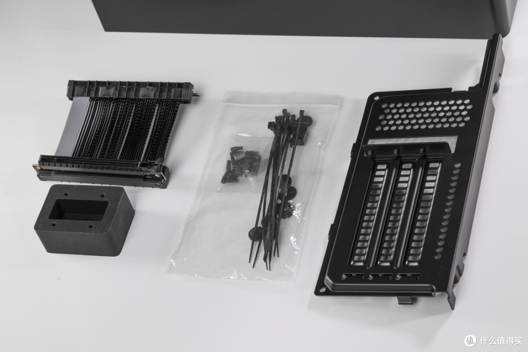 NR200P V3_ROG ASTRAL RTX 5080_铭瑄 B850I_阿斯加特 雷神 索尔