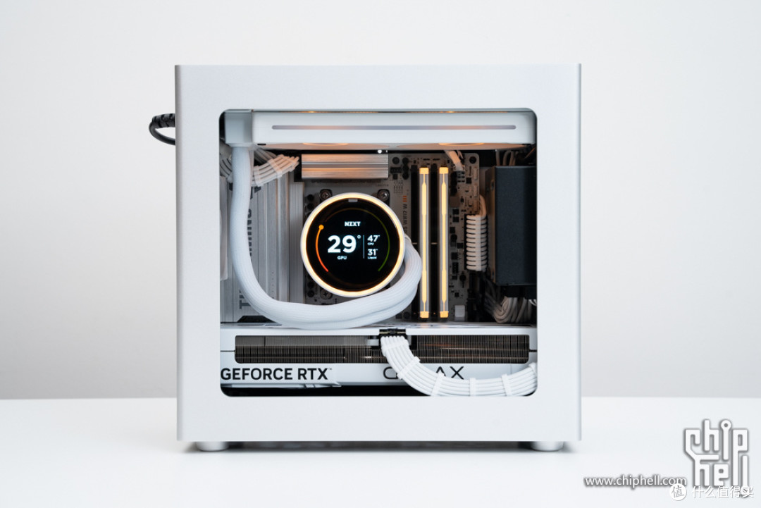 精致游戏主机，华硕 B850M + 影驰 5070 Ti 金属大师 + COOJ Z18