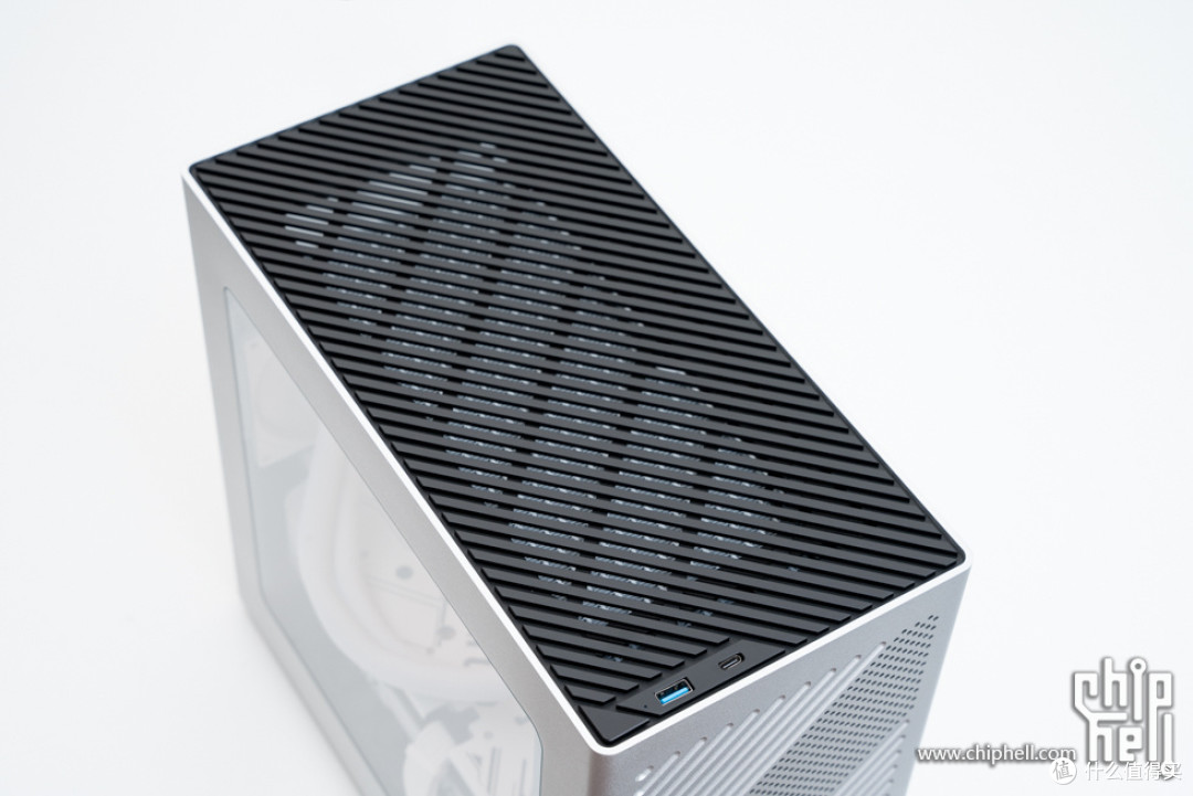 精致游戏主机，华硕 B850M + 影驰 5070 Ti 金属大师 + COOJ Z18