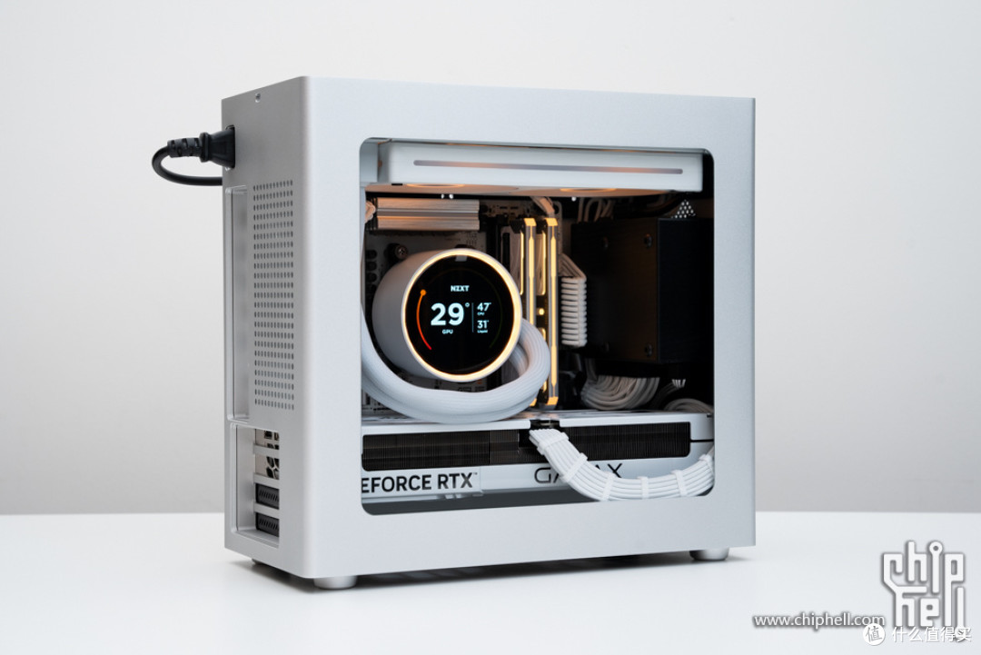 精致游戏主机，华硕 B850M + 影驰 5070 Ti 金属大师 + COOJ Z18