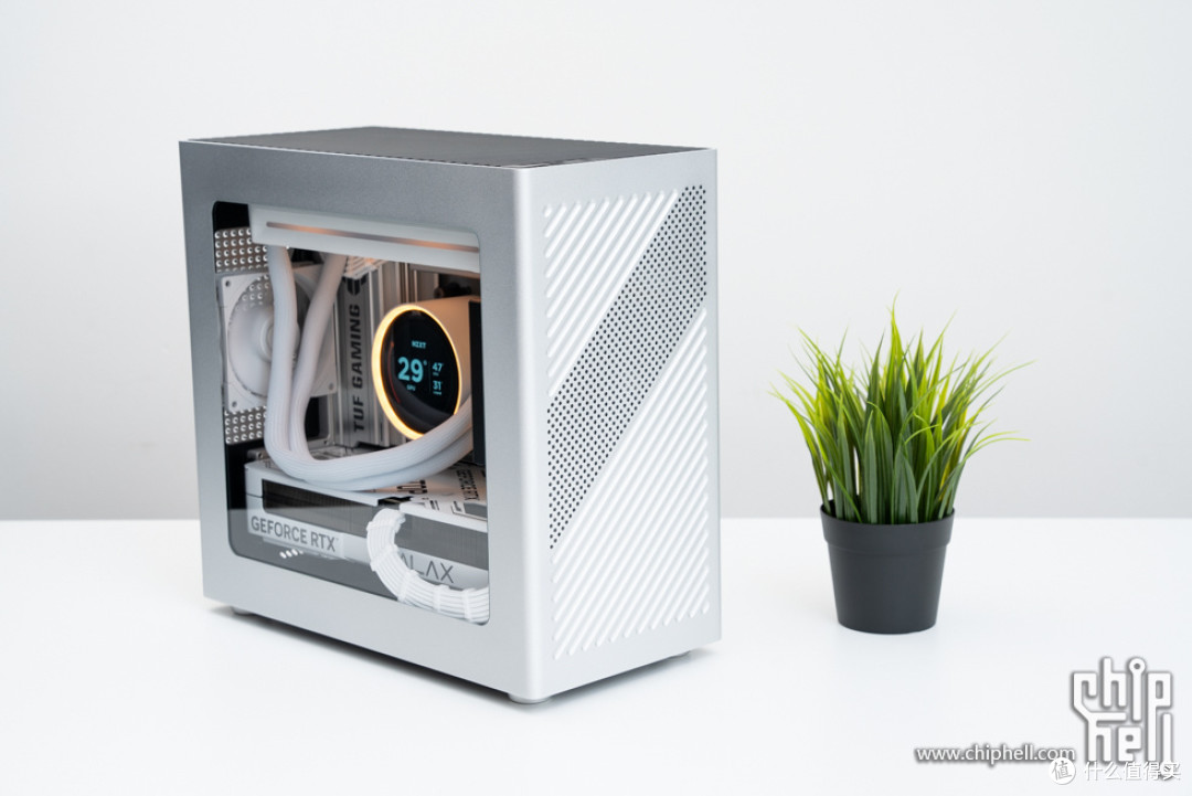 精致游戏主机，华硕 B850M + 影驰 5070 Ti 金属大师 + COOJ Z18