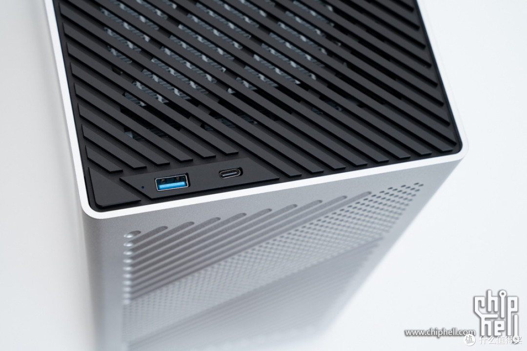精致游戏主机，华硕 B850M + 影驰 5070 Ti 金属大师 + COOJ Z18
