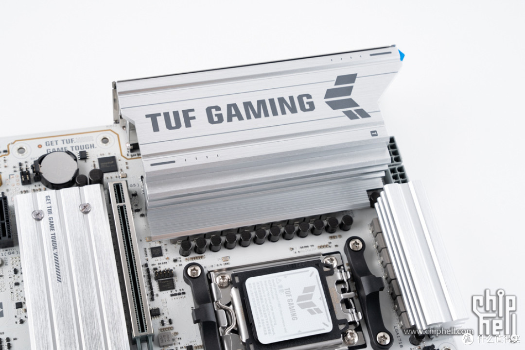 精致游戏主机，华硕 B850M + 影驰 5070 Ti 金属大师 + COOJ Z18