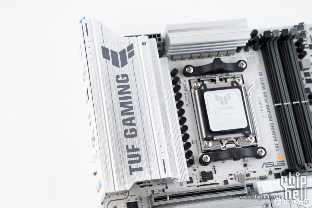 精致游戏主机，华硕 B850M + 影驰 5070 Ti 金属大师 + COOJ Z18