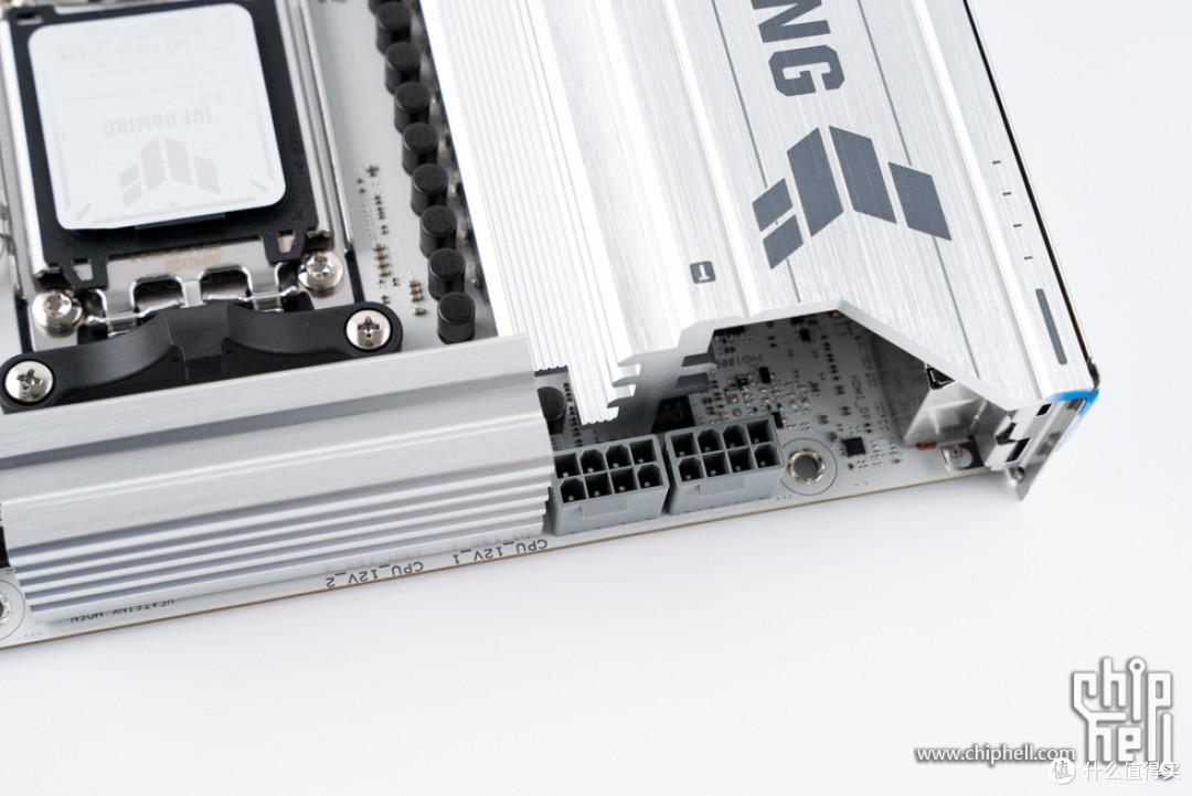 精致游戏主机，华硕 B850M + 影驰 5070 Ti 金属大师 + COOJ Z18