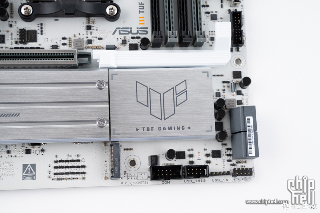 精致游戏主机，华硕 B850M + 影驰 5070 Ti 金属大师 + COOJ Z18