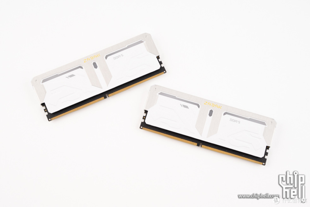 精致游戏主机，华硕 B850M + 影驰 5070 Ti 金属大师 + COOJ Z18