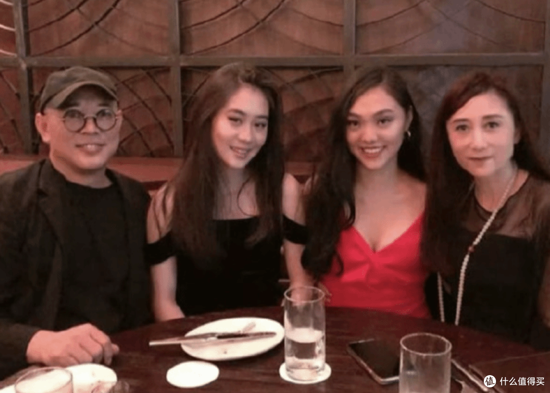 李连杰的“享福女儿”引争议:4个女儿两种人生,偏心还是无奈!