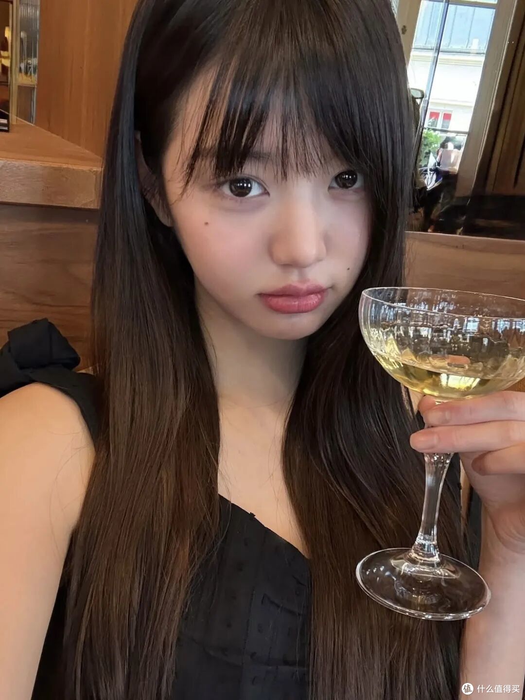 逆向美学潮流:无睫妆,秋冬很火的美妆趋势,展现自在真实的样貌