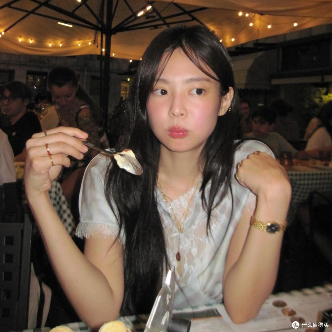 逆向美学潮流:无睫妆,秋冬很火的美妆趋势,展现自在真实的样貌
