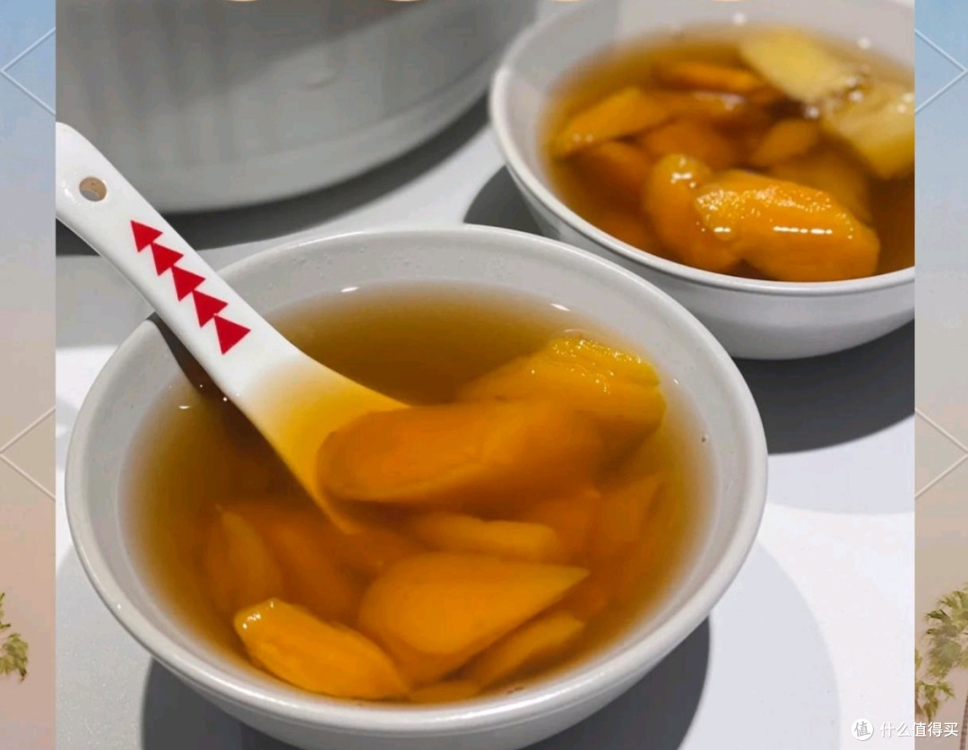 双旦佳节,美食探店记:分享你在节日里发现的宝藏餐厅或特色小吃