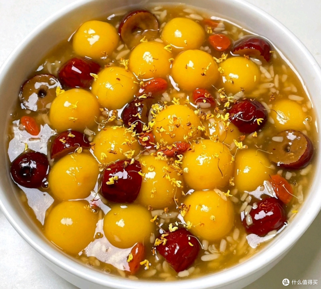 双旦佳节,美食探店记:分享你在节日里发现的宝藏餐厅或特色小吃
