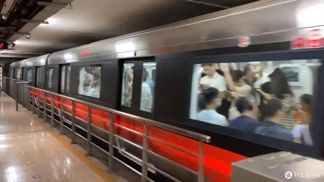 北京地铁一年亏损229亿!全国只有5座盈利,爆满的地铁为何还会赔