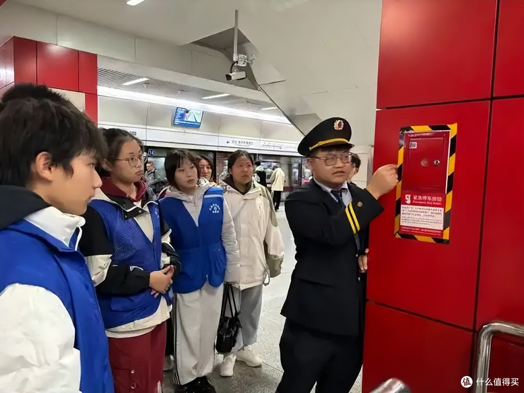 北京地铁一年亏损229亿!全国只有5座盈利,爆满的地铁为何还会赔