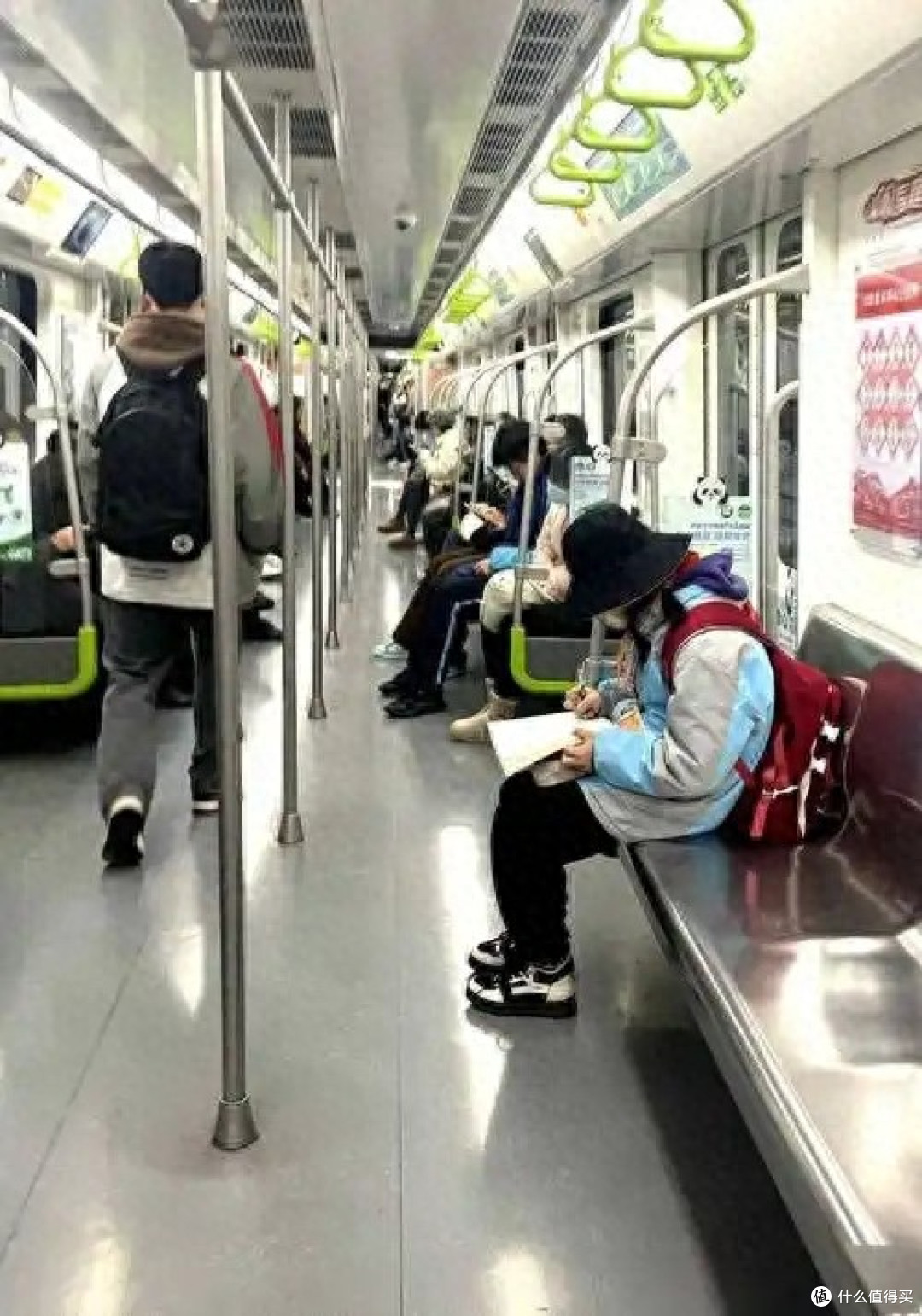 北京地铁一年亏损229亿!全国只有5座盈利,爆满的地铁为何还会赔